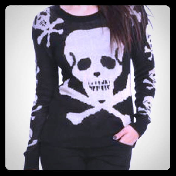 Hot Topic Skull Sweater | Poshmark